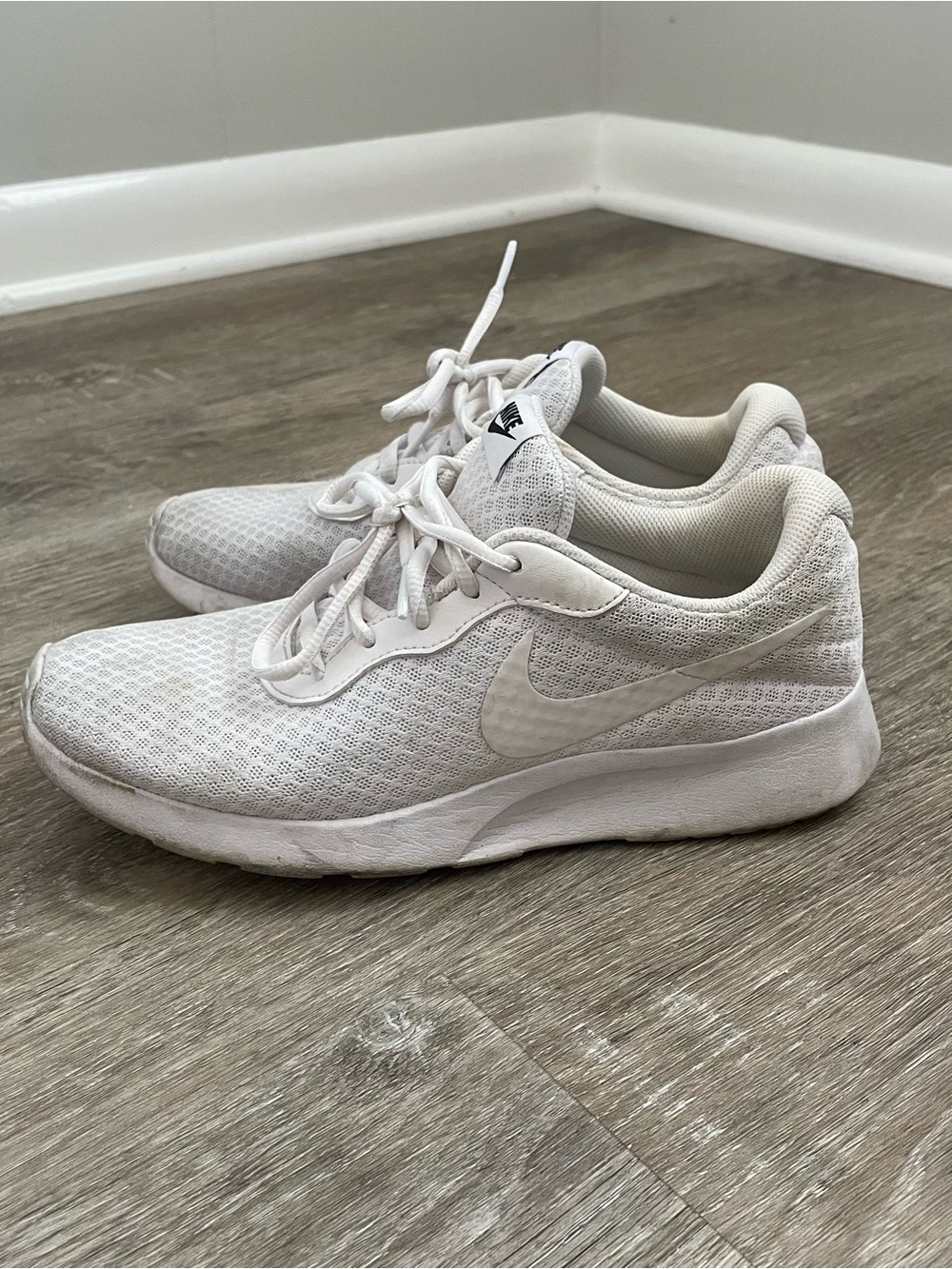 Nike Women’s Air Max 1 Ultra White Mesh Sneakers Size 7 Running Casual Shoes - Picture 3 of 9